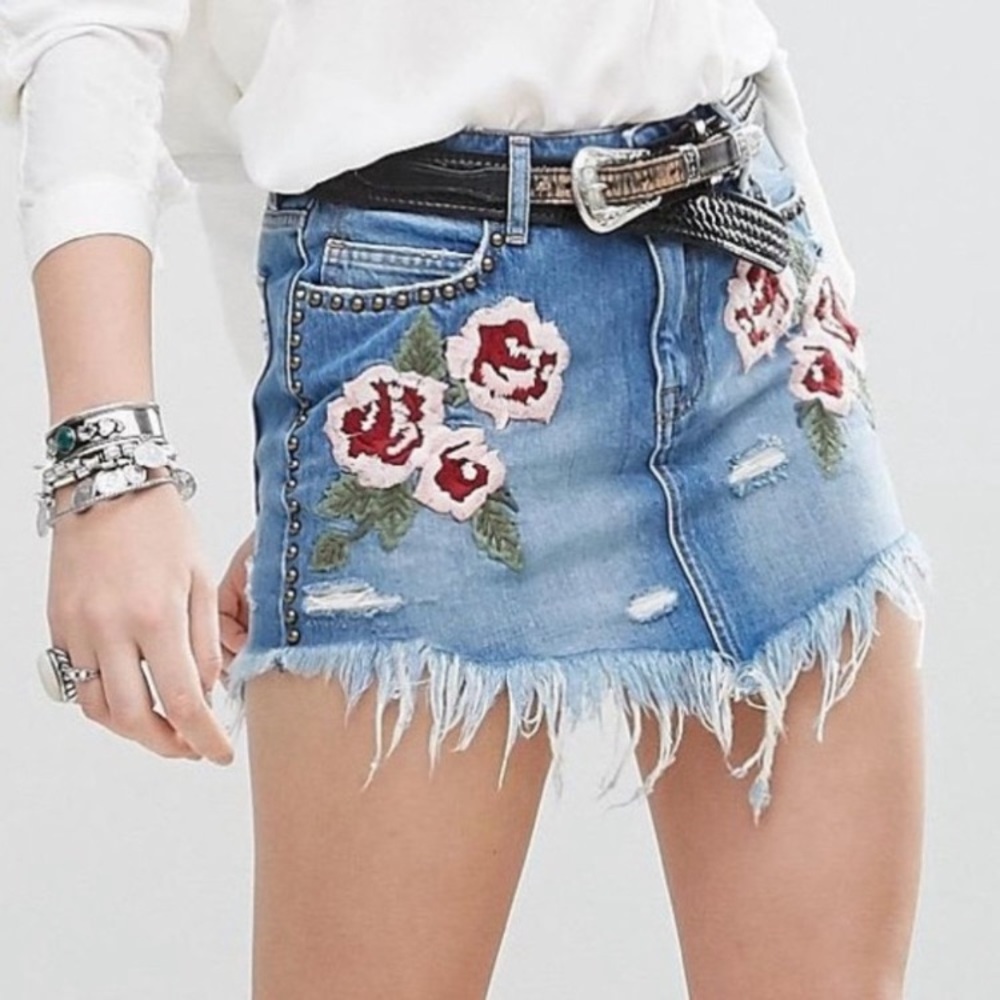 Free People Wild Rose Embroidered Jean Denim Skirt Size 25